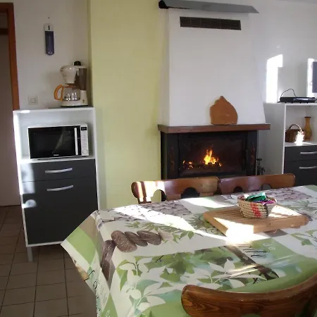 Holiday home Les Hirondelles *