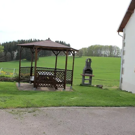 Les Hirondelles Holiday home