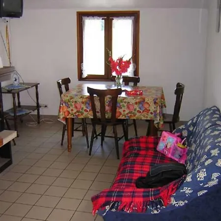 Les Hirondelles Holiday home