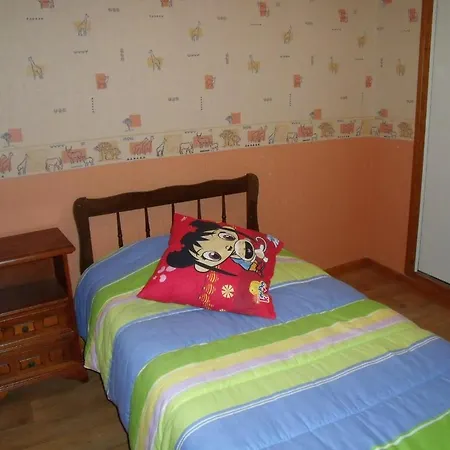 Les Hirondelles Holiday home *