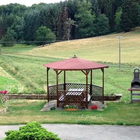 Les Hirondelles Holiday home *