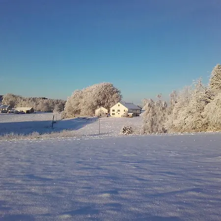 Les Hirondelles Holiday home